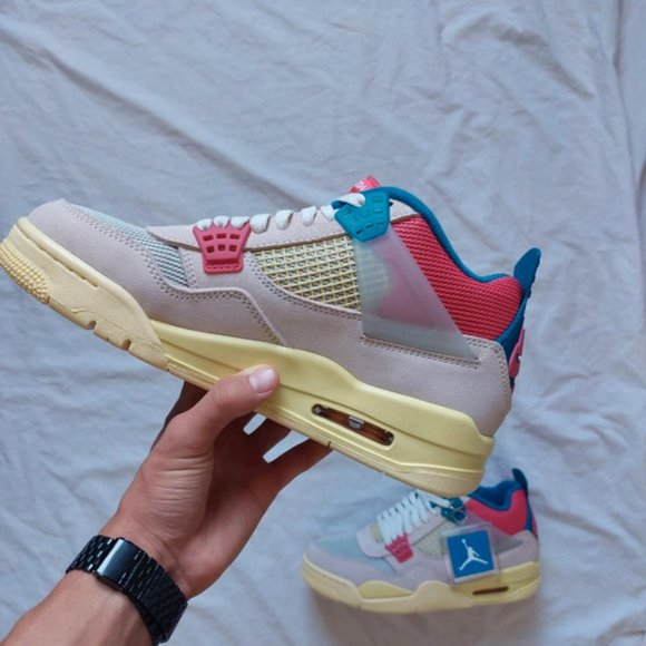 Jordan 4 main image 4